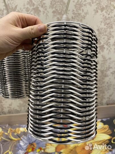 Продам люстры