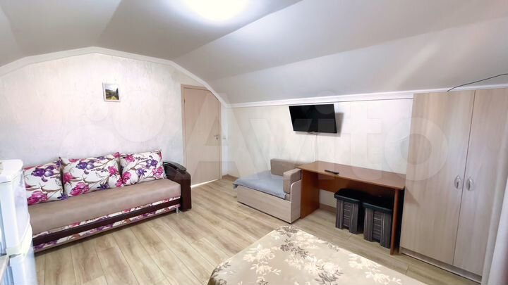 2-к. квартира, 42 м², 3/3 эт.