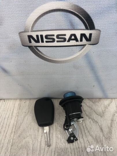 Замок багажника nissan terrano D10