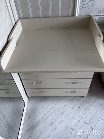 Пеленальный столик на Комоде