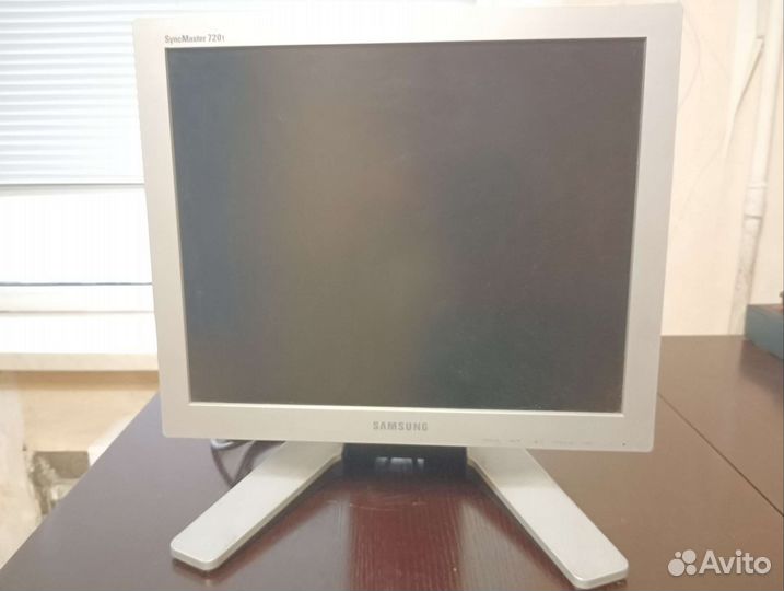 Монитор Samsung syncmaster 720t