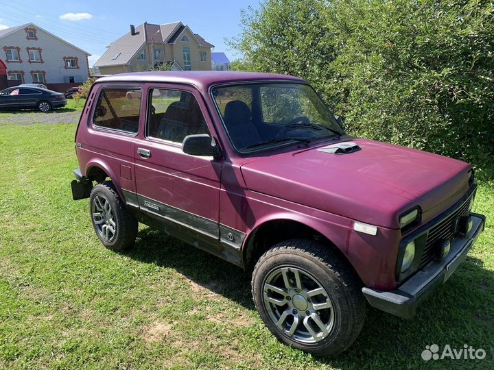 LADA 4x4 (Нива) 1.7 МТ, 2003, 322 000 км