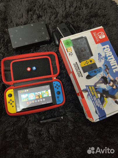 Nintendo Switch Rev. 2 Fortnite Edition