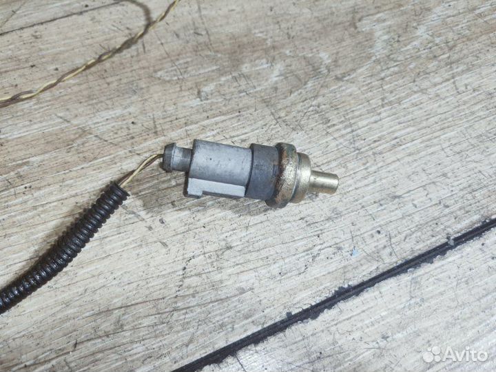 Датчик температуры охлаждающей жидкости Volkswagen