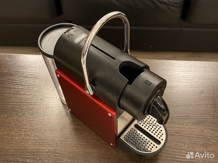Кофемашина delonghi nespresso EN 124 R