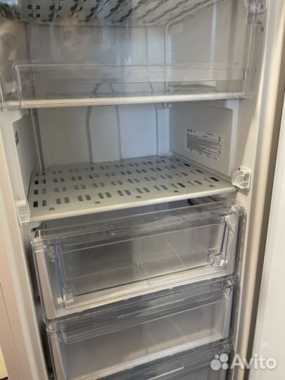 Морозильная камера indesit dsz5175
