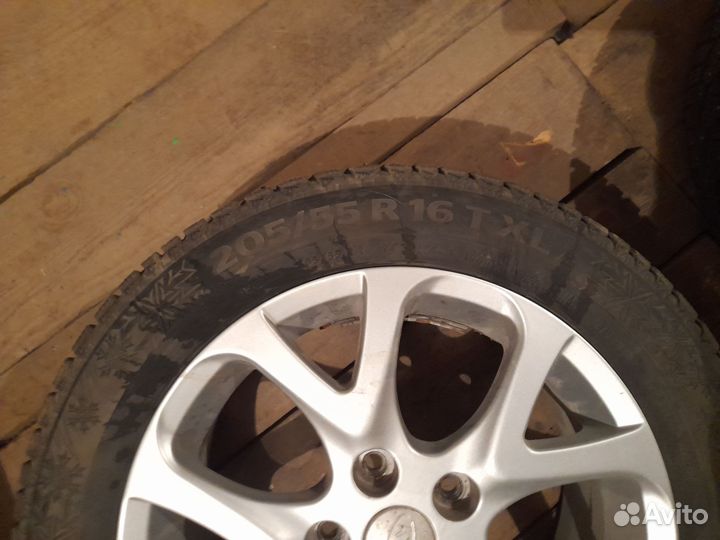 Колеса в сборе r16 5х114.3 зимние 205/55