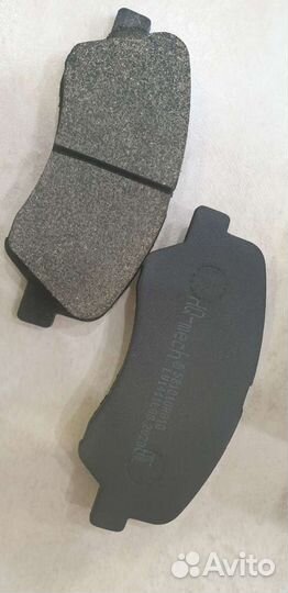 Тормозные колодки передние