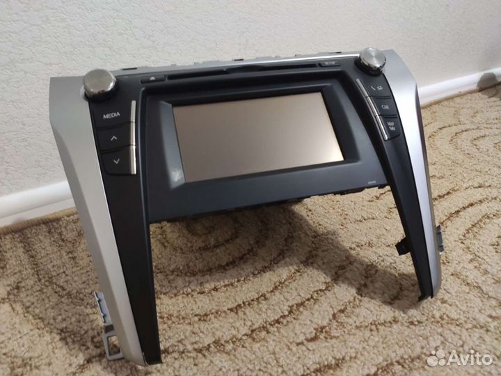 Штатная магнитола на toyota camry 55