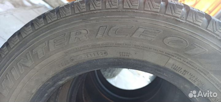 Dunlop SP Winter Ice 01 185/70 R14 88T