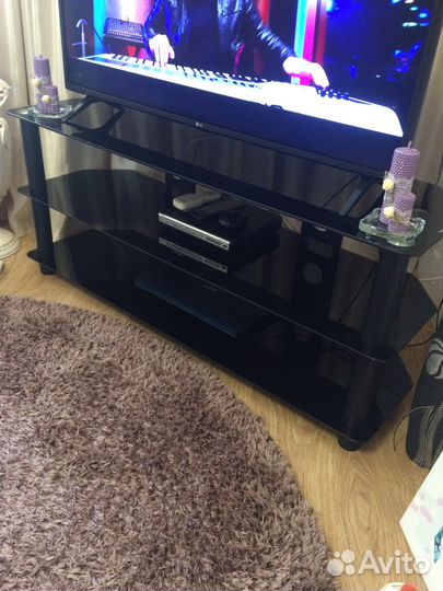 Тумба под телевизор черная стекло