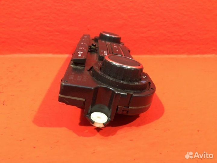 Блок управления климатической установкой Skoda