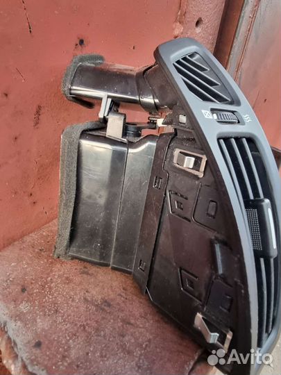 Дефлектор воздушный правый Kia Ceed