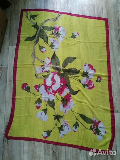 Шарфы, палантины, парео и пляжные накидки