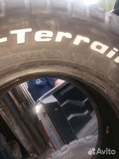 Bfgoodrich Mud-Terrain T/A KM2 265/75 R16