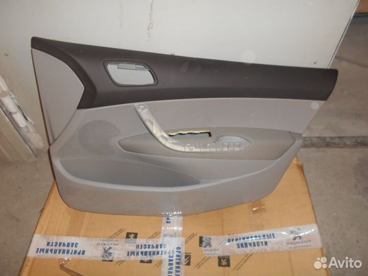 Peugeot 308 408 обшивка двери передняя правая