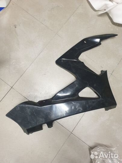 Пластик боковой правый Suzuki gsxr 1000 k5 05 06