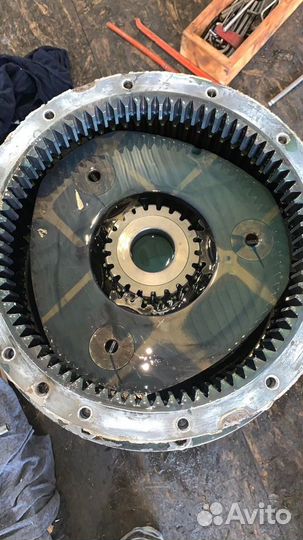 Редуктор поворота без (гм) 9236591 Hitachi ZX330-3