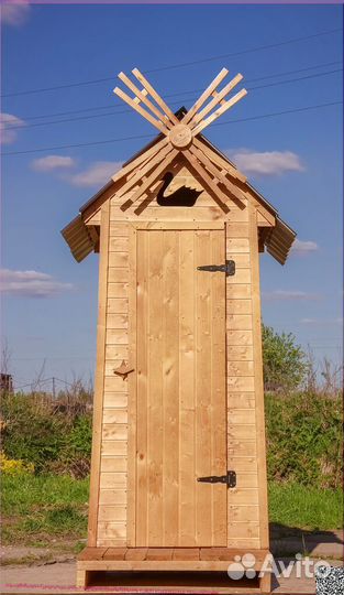Уличный туалет деревянный