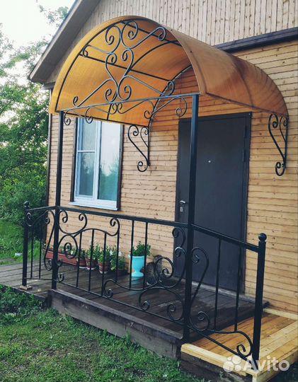 Крыльцо с навесом