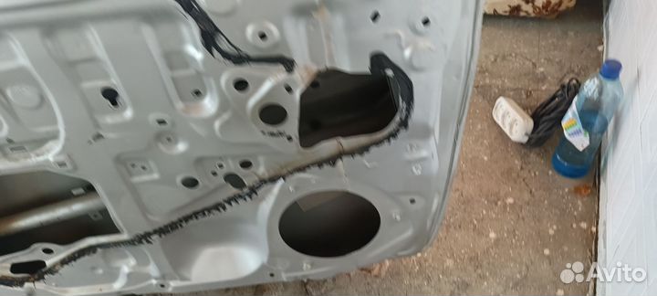 Дверь передняя левая на toyota corolla 180