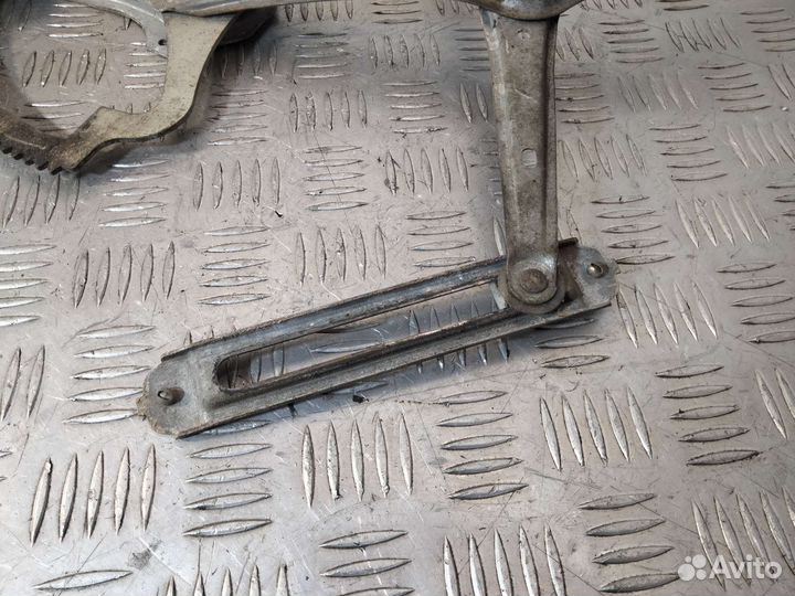 Водительский стеклоподъёмник Mercedes 210