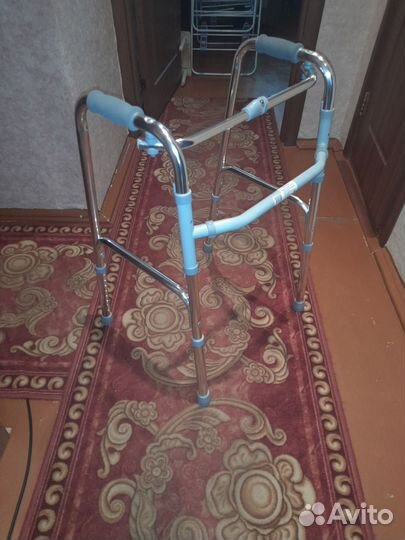 Ходунки для пожилых людей и инвалидов