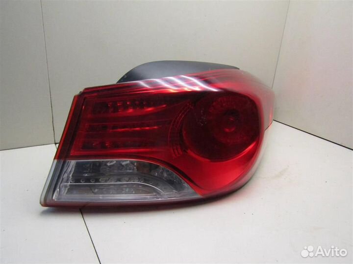 Фонарь задний наружный правый Hyundai Elantra 201