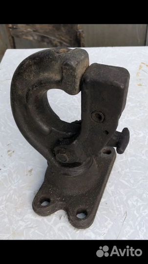 Буксировочный крюк УАЗ фаркоп