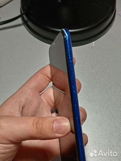 Телефон Honor 10i