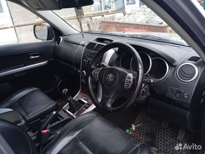 Дверь передняя правая suzuki grand vitara 2 2008