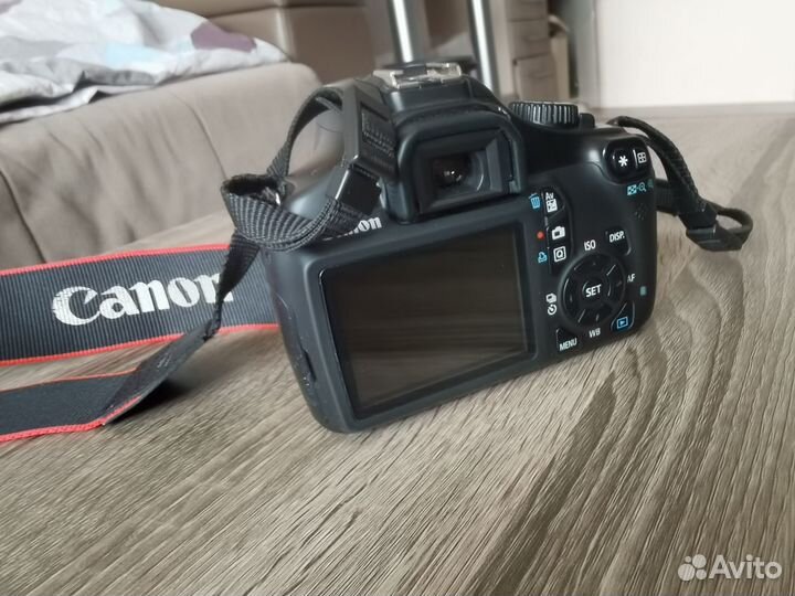 Canon EOS 1100D kit (EF-S 18-55 мм f/3.5 - 5.6 IS