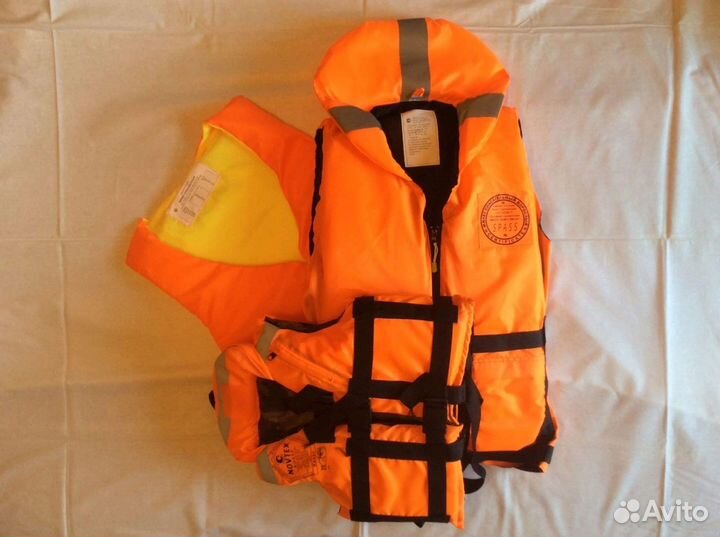 Спасательный жилет