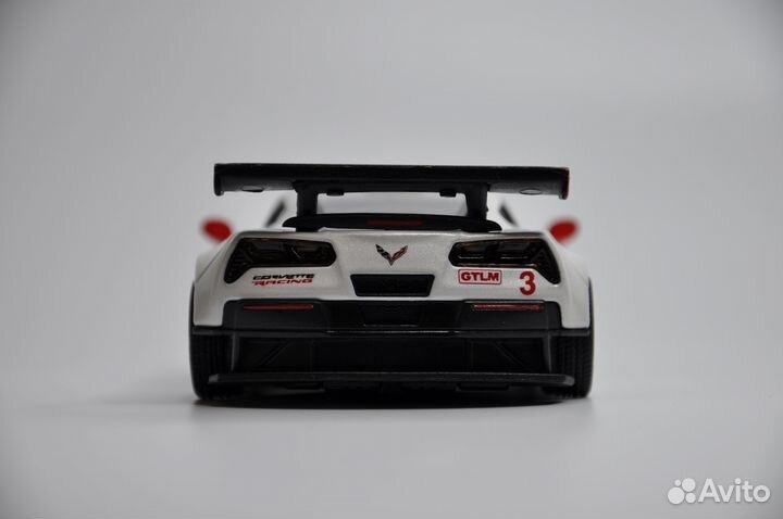 Модель автомобиля Chevrolet Corvette C7.R металл