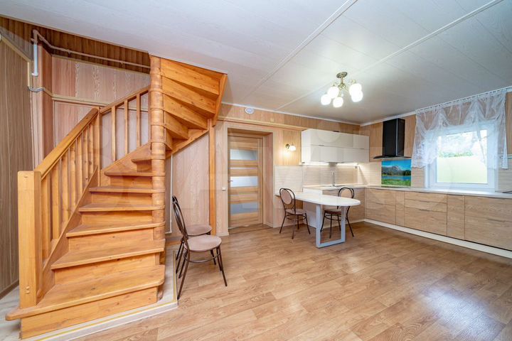 Дом 185 м² на участке 28 сот.