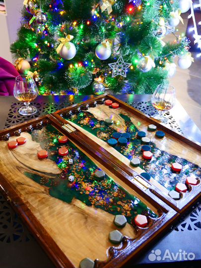 Нарды из ореха и эпоксидной смолы