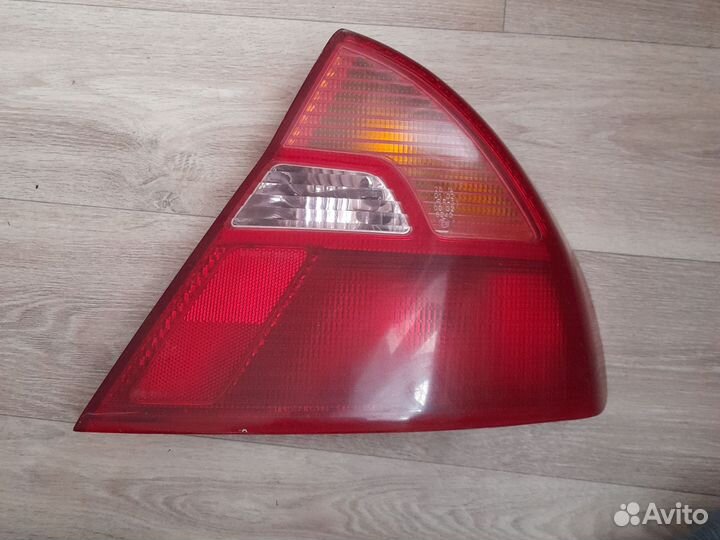 Задний фонарь Mitsubishi Mirage CJ2A