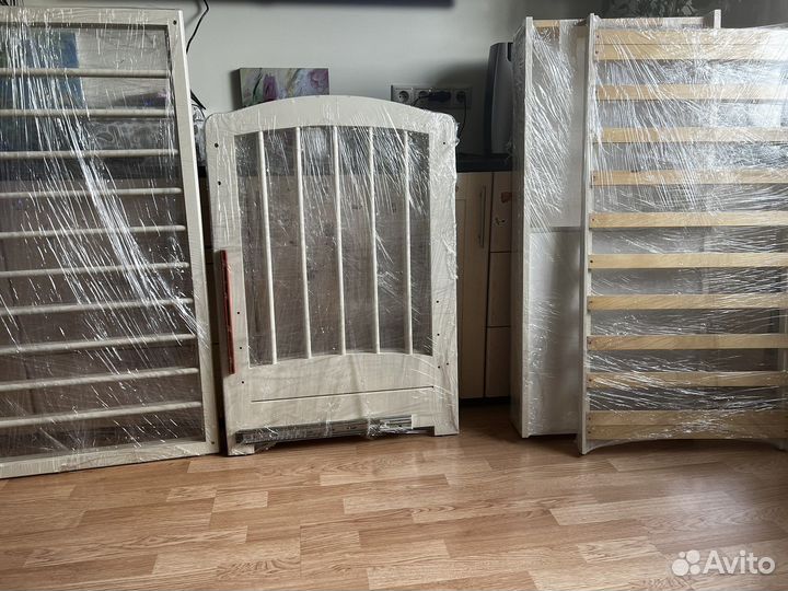 Детская кроватка