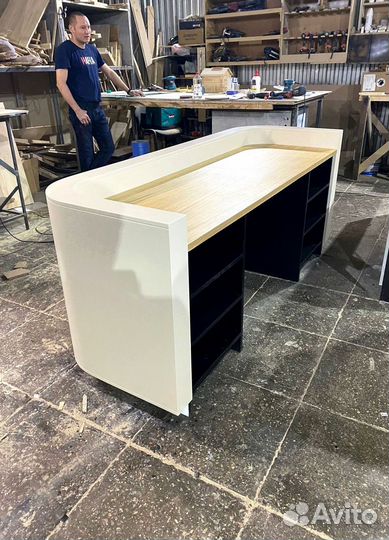 Ресепшн для игрового центра