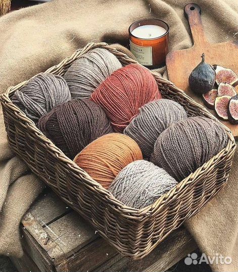 Корзинка плетёная из бумажной лозы для цветов