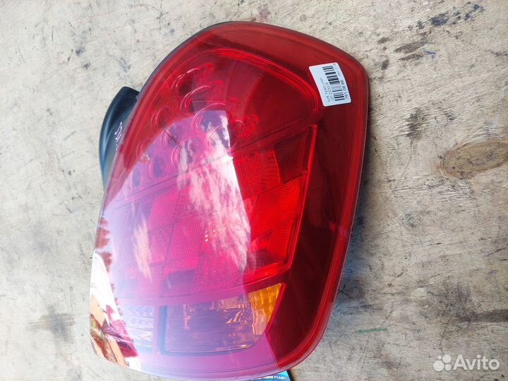 Фонарь задний правый Nissan Teana J31 Скол