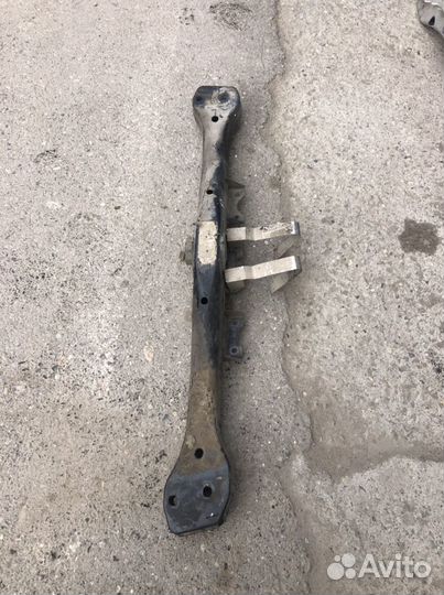 Балка подрамник АКПП Volkswagen Touareg