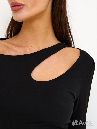 Боди с вырезом