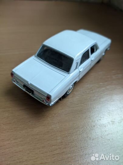 Модель автомобиля газ 24 в 43 масштабе