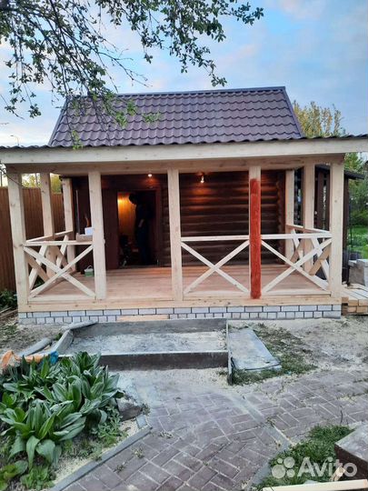 Строительная бригада возможно с нашим материалом