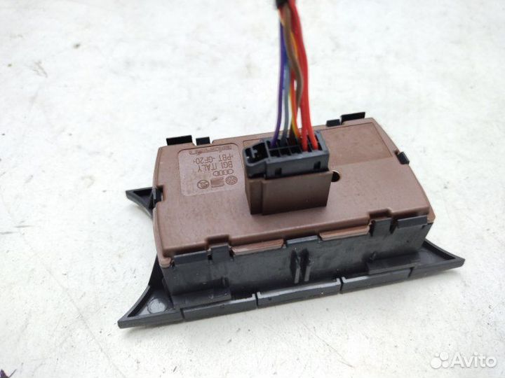 Кнопка антипробуксовочной системы Volkswagen