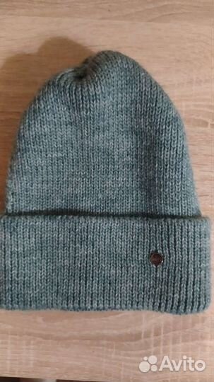 Шапка женская вязаная