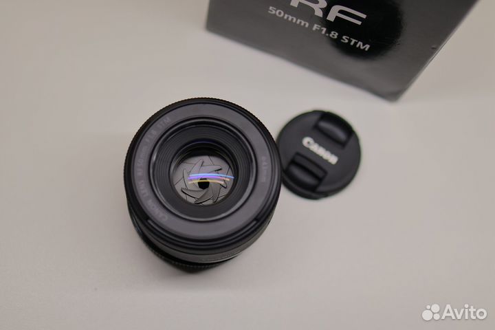Объектив Canon RF 50mm F1.8 STM
