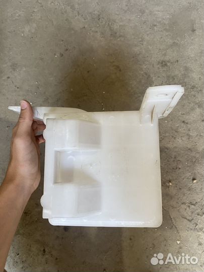 Бачок стеклоомывателя