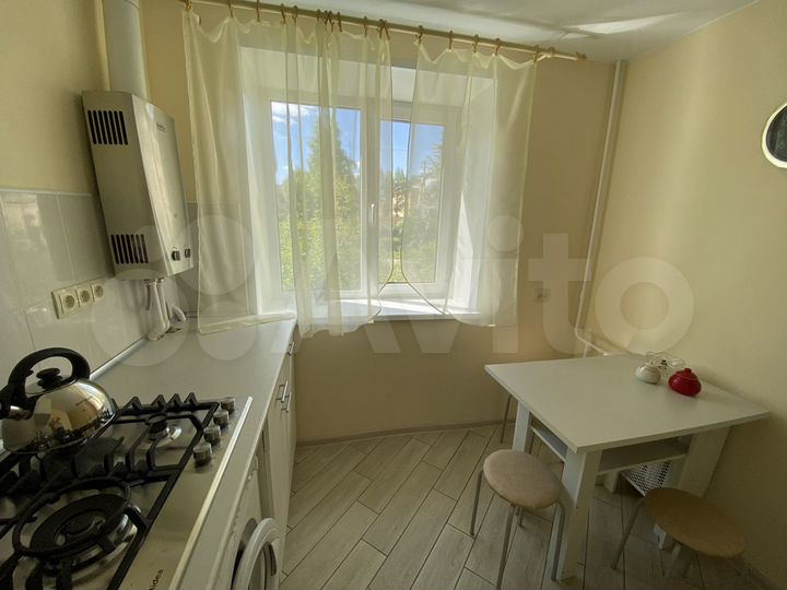 4-к. квартира, 60 м², 1/5 эт.